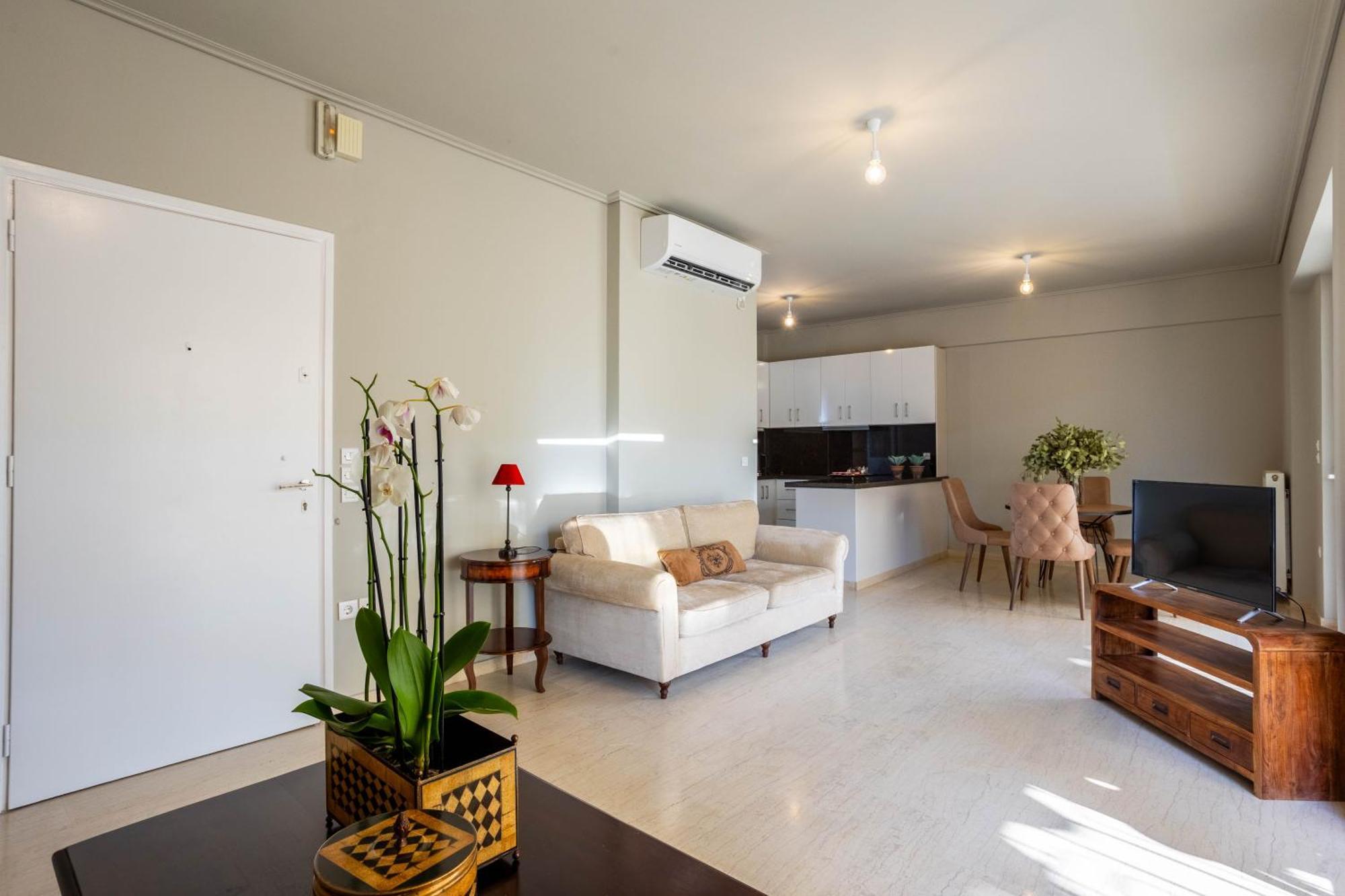 Villy'S Comfort Zone Apartments Kalamata Exterior photo