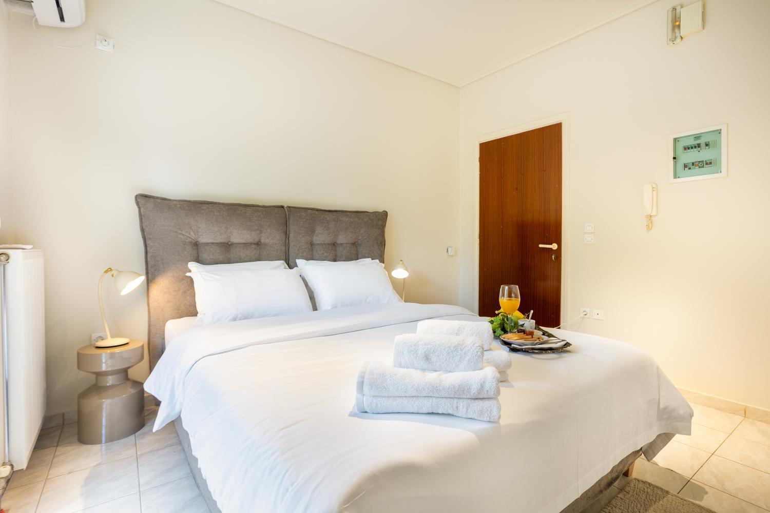 Villy'S Comfort Zone Apartments Kalamata Exterior photo